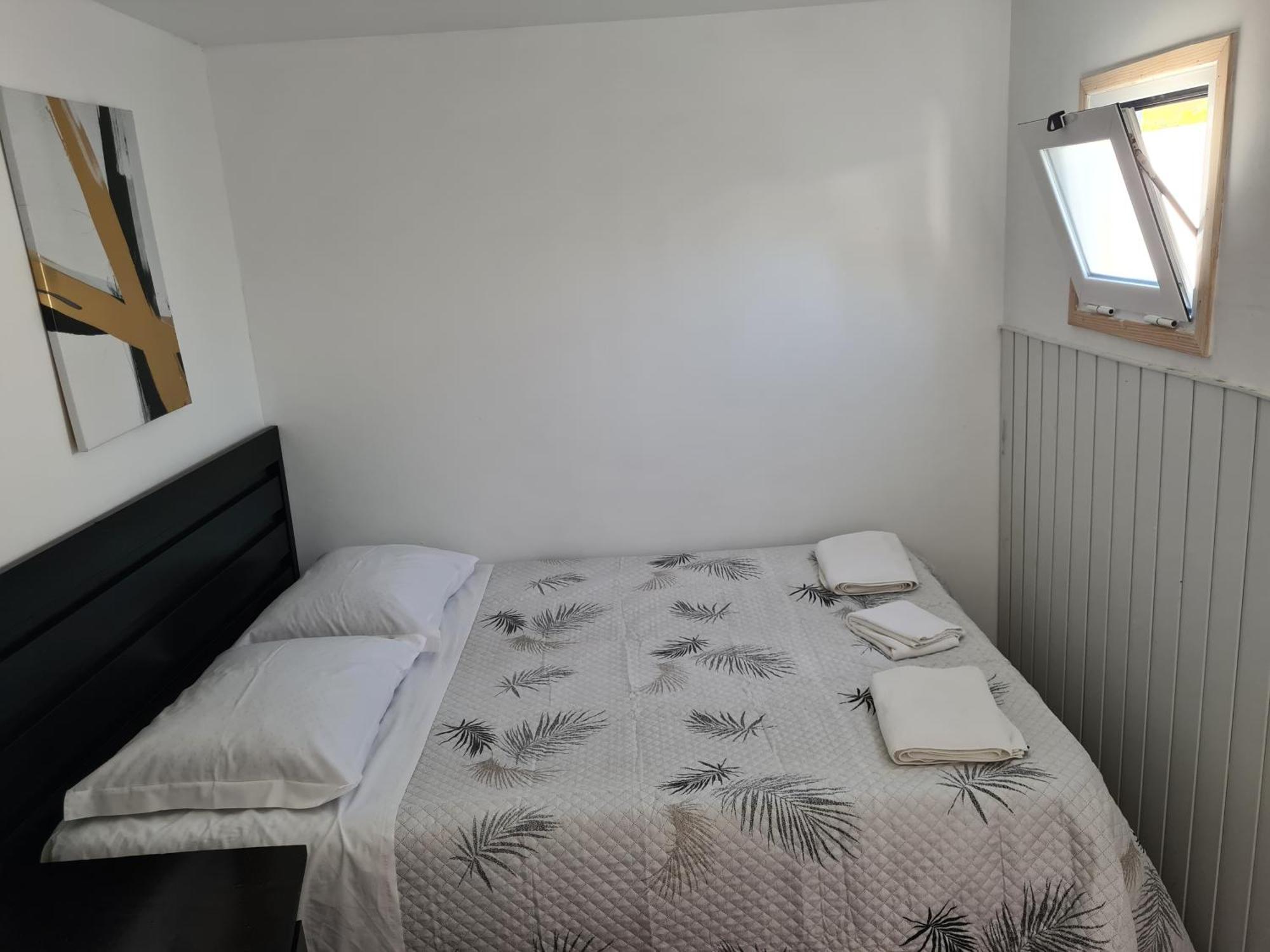 Casa Vale Ecotainer Hostel Lisbon Luaran gambar