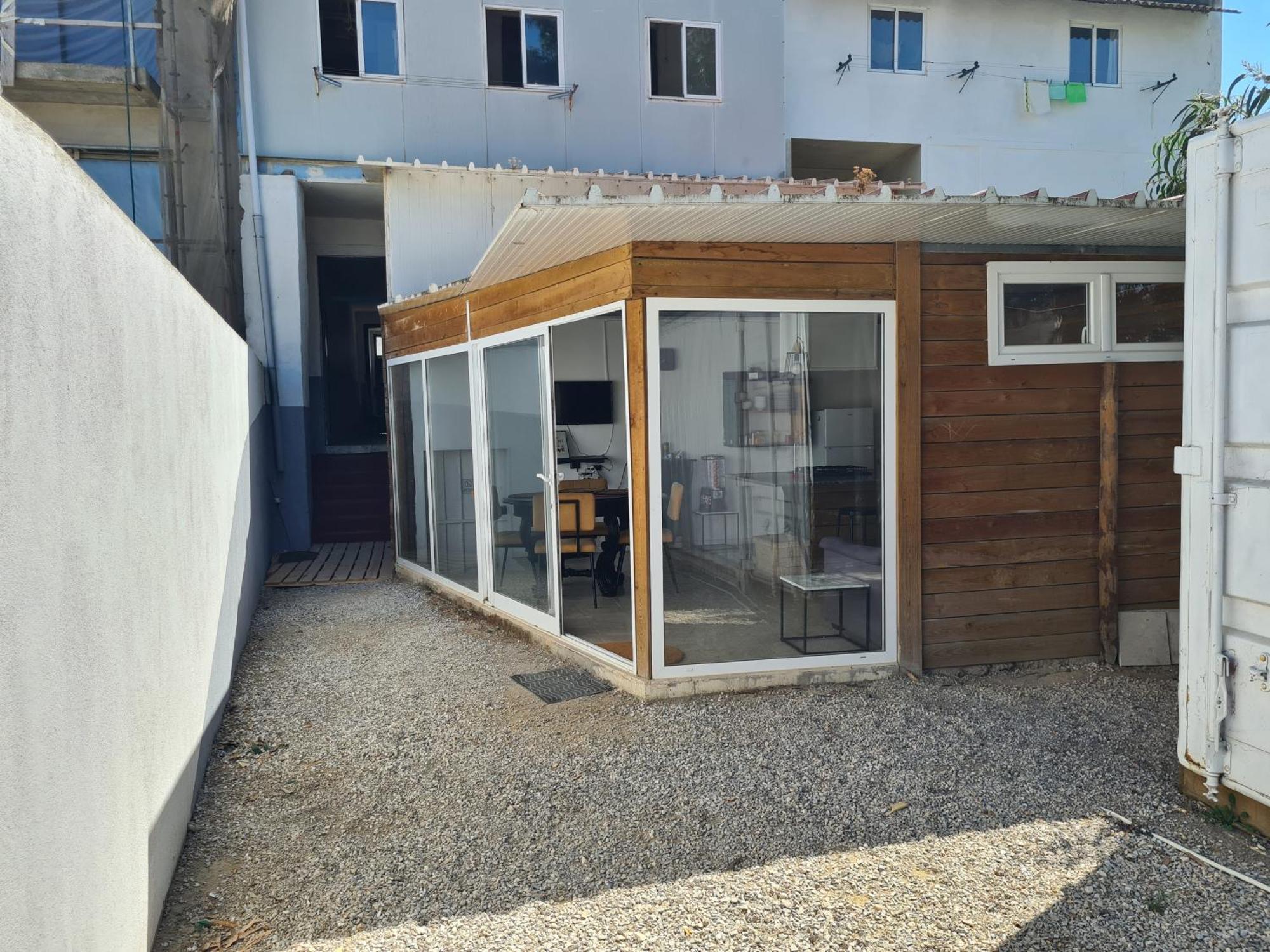 Casa Vale Ecotainer Hostel Lisbon Luaran gambar