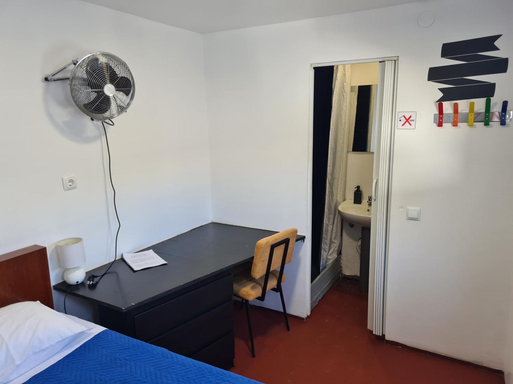 Casa Vale Ecotainer Hostel Lisbon Luaran gambar