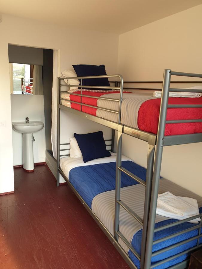 Casa Vale Ecotainer Hostel Lisbon Luaran gambar