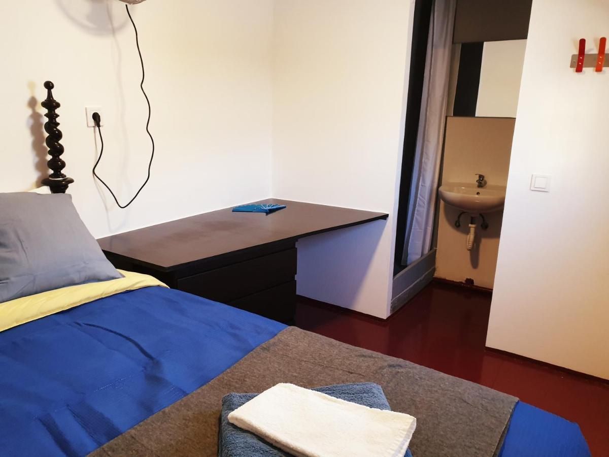 Casa Vale Ecotainer Hostel Lisbon Luaran gambar