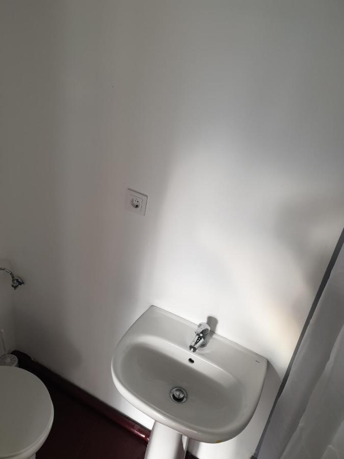 Casa Vale Ecotainer Hostel Lisbon Luaran gambar