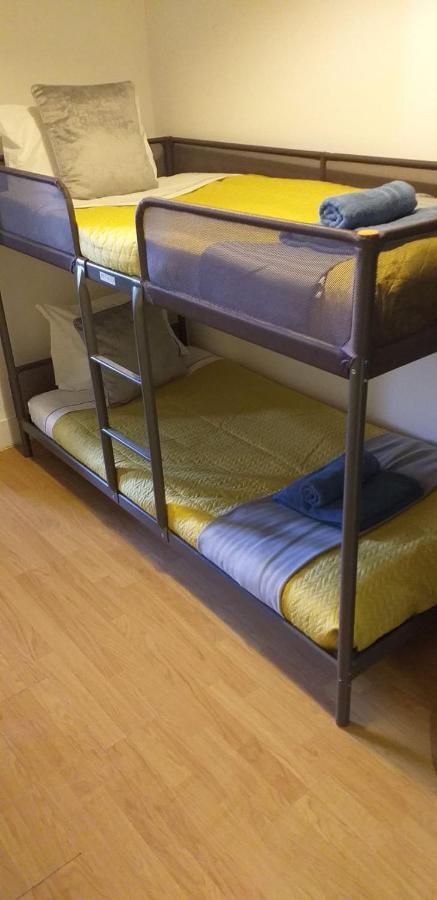 Casa Vale Ecotainer Hostel Lisbon Luaran gambar